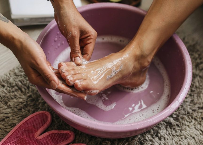 Relaxing DIY Foot Soak Recipes with Epsom Salt for Tired Feet